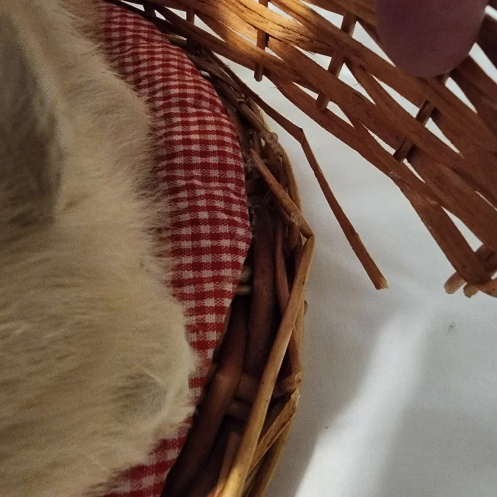 Realistic White Sleeping Cat in Basket Figurine Soft Real Feel Fur. SEE PHOTOS‎